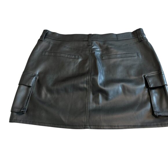 Pistola Rhea Black Faux Vegan Leather Mini Skirt Cargo Pockets Size 31 Women's - Picture 9 of 14